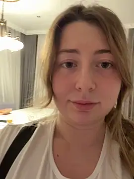 Snapshot of curvyflawless chatting on November 2025 05:57:01 PM curvyflawless online show from November 2025 05:57:01 PM