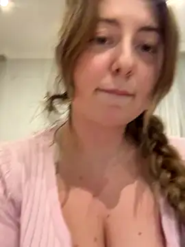 Snapshot of curvyflawless chatting on November 2025 04:38:01 PM curvyflawless online show from November 2025 04:38:01 PM