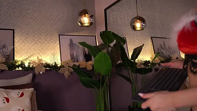 ElleDiane online show from December 2024 12:23:01 AM
