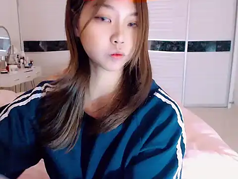 -Lucky Girl online show from December 2024 05:03:01 AM