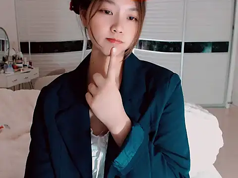 -Lucky Girl online show from December 2024 02:48:02 PM
