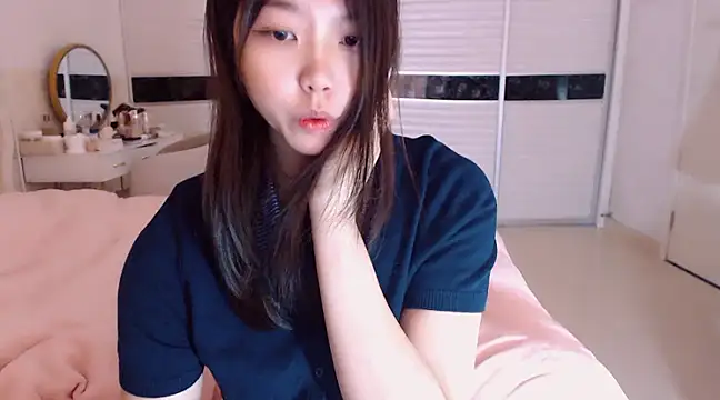 -Lucky Girl online show from March 2025 04:35:01 AM