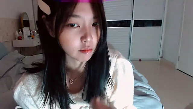 Snapshot of -Lucky_Girl chatting on October 2025 02:23:02 AM -Lucky Girl online show from October 2025 02:23:02 AM