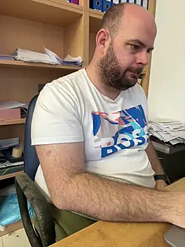 bearlover992 online show from January 2025 10:50:01 AM