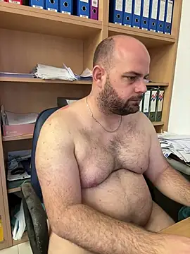 bearlover992 online show from January 2025 11:04:02 AM