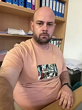 bearlover992 online show from February 2025 09:10:01 AM