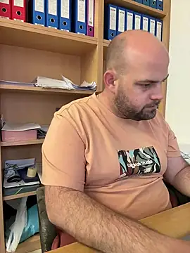 bearlover992 online show from March 2025 02:52:02 PM