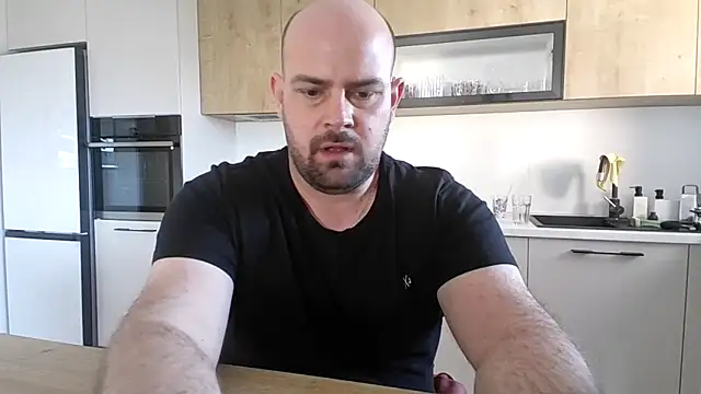 bearlover992 online show from October 2025 08:34:02 AM