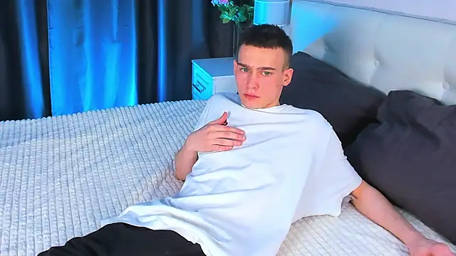 Kevin Kesi online show from February 2025 01:11:01 PM