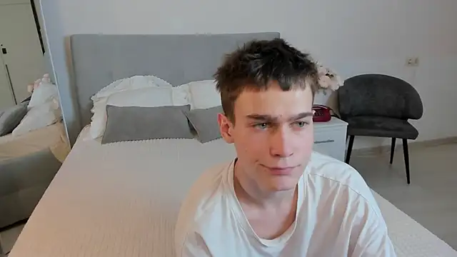 Kevin Kesi online show from November 2025 03:45:01 PM