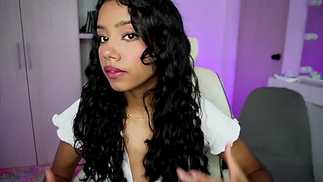 Snapshot of forever__young chatting on October 2025 03:04:02 AM forever young online show from October 2025 03:04:02 AM