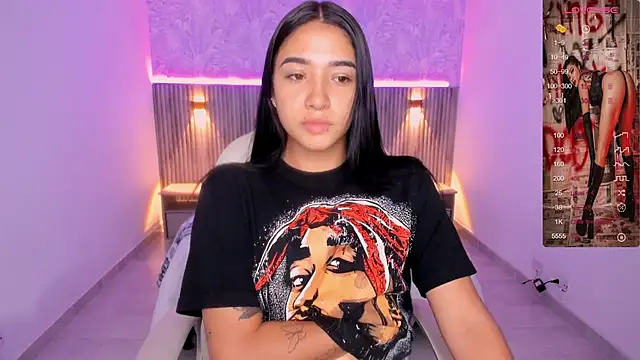 Snapshot of Antonella_Grayy chatting on February 2025 11:06:02 AM Antonella Grayy online show from February 2025 11:06:02 AM