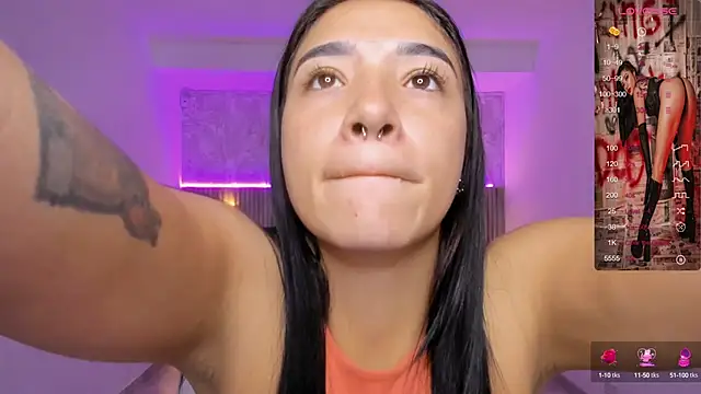 Snapshot of Antonella_Grayy chatting on March 2025 11:01:02 AM Antonella Grayy online show from March 2025 11:01:02 AM