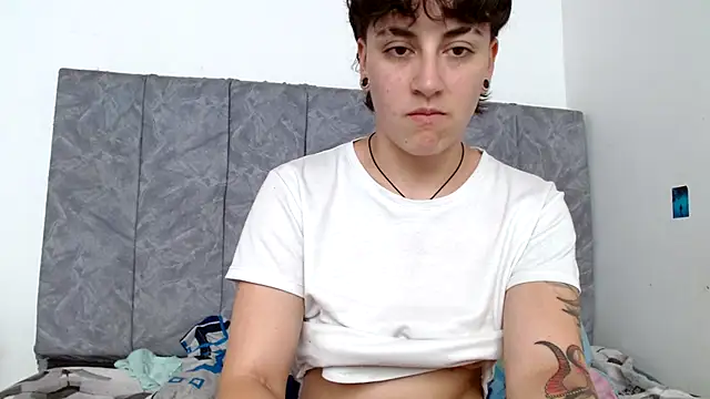 Snapshot of linda_33 chatting on October 2025 08:20:01 PM linda 33 online show from October 2025 08:20:01 PM