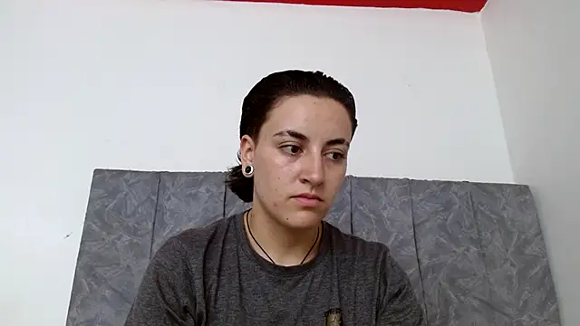 Snapshot of linda_33 chatting on November 2025 01:10:02 PM linda 33 online show from November 2025 01:10:02 PM