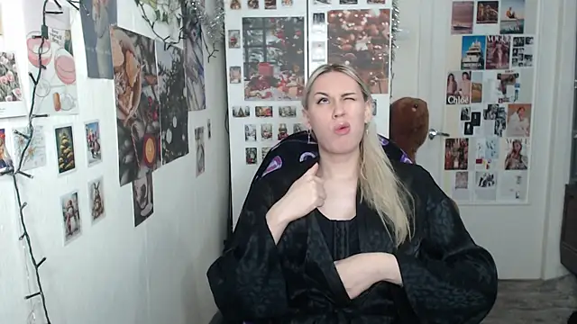 CapriScorpion online show from December 2024 02:49:01 PM