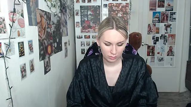 CapriScorpion online show from December 2024 06:15:02 PM