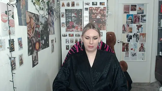 CapriScorpion online show from December 2024 03:48:01 PM