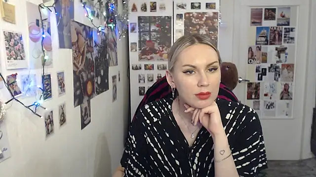 CapriScorpion online show from December 2024 05:02:01 PM