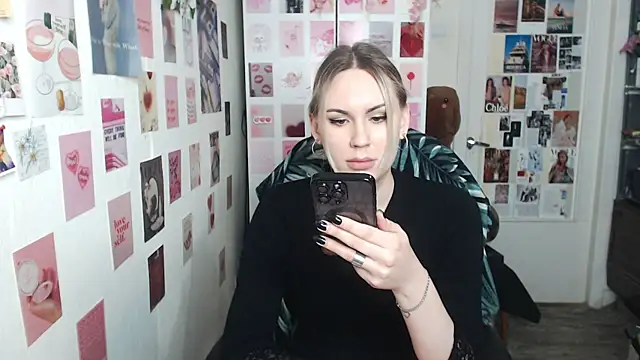 CapriScorpion online show from March 2025 01:13:02 PM