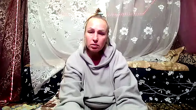 Snapshot of Alina_Night_777 chatting on November 2025 02:39:01 PM Alina Night 777 online show from November 2025 02:39:01 PM