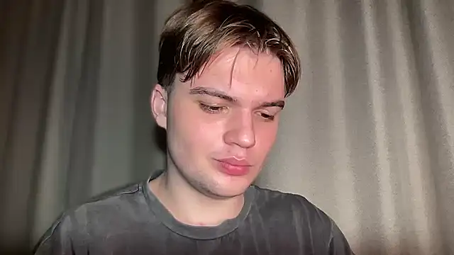 superfluboy  online show from February 2025 07:12:02 PM