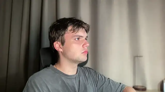 superfluboy  online show from September 2025 05:47:02 PM