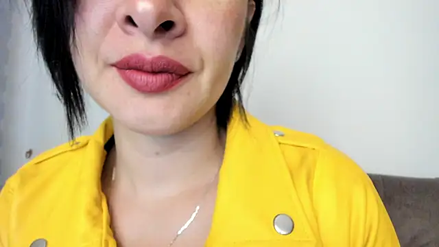 Snapshot of queen_fetish chatting on December 2024 10:24:01 AM queen fetish online show from December 2024 10:24:01 AM