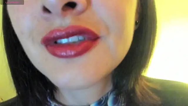 Snapshot of queen_fetish chatting on September 2025 10:26:02 AM queen fetish online show from September 2025 10:26:02 AM