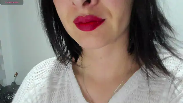 Snapshot of queen_fetish chatting on October 2025 10:27:02 AM queen fetish online show from October 2025 10:27:02 AM