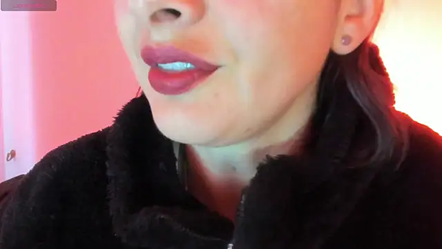 Snapshot of queen_fetish chatting on November 2025 10:48:02 AM queen fetish online show from November 2025 10:48:02 AM