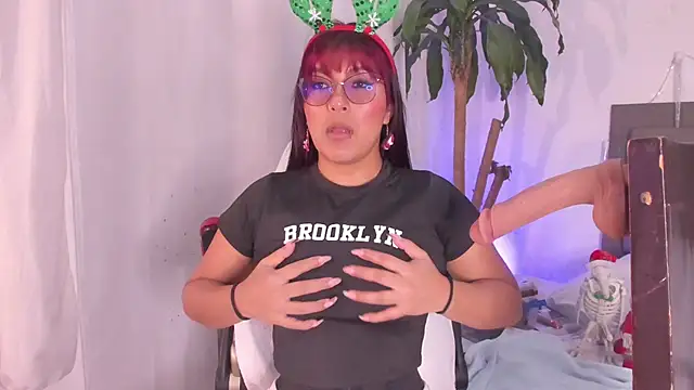 evelynjohnsoon online show from December 2024 02:00:01 PM
