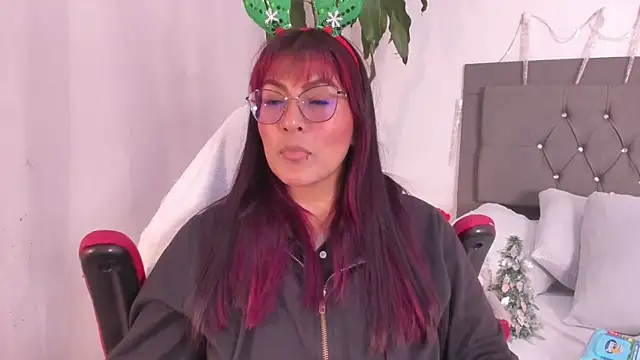 evelynjohnsoon online show from December 2024 02:21:01 PM