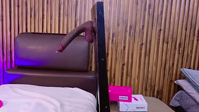 evelynjohnsoon online show from October 2025 12:06:01 PM