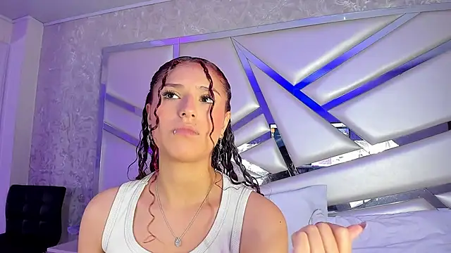 Snapshot of Miia002 chatting on October 2025 03:15:01 AM Miia002 online show from October 2025 03:15:01 AM