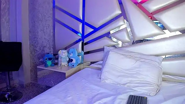 Snapshot of Miia002 chatting on November 2025 04:25:01 AM Miia002 online show from November 2025 04:25:01 AM