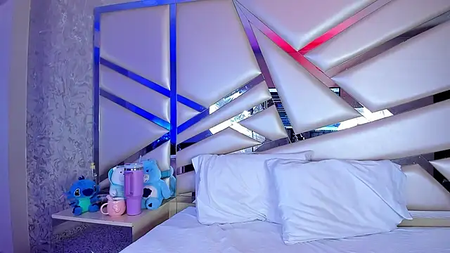 Snapshot of Miia002 chatting on November 2025 03:19:01 AM Miia002 online show from November 2025 03:19:01 AM