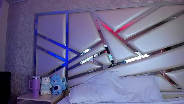 Snapshot of Miia002 chatting on November 2025 03:17:01 AM Miia002 online show from November 2025 03:17:01 AM