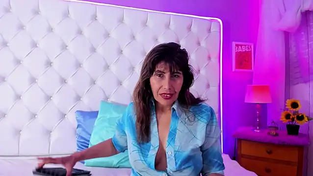 eva loreti online show from January 2025 06:36:02 AM