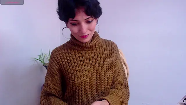Snapshot of Hannaaaa__ chatting on December 2024 04:35:02 PM Hannaaaa online show from December 2024 04:35:02 PM