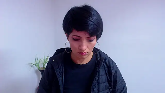 Snapshot of Hannaaaa__ chatting on December 2024 10:44:02 PM Hannaaaa online show from December 2024 10:44:02 PM