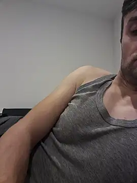 Snapshot of suarez1235 chatting on November 2025 09:35:02 PM suarez1235 online show from November 2025 09:35:02 PM