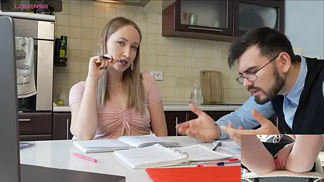 Snapshot of luxmuur chatting on December 2024 08:41:01 AM luxmuur online show from December 2024 08:41:01 AM