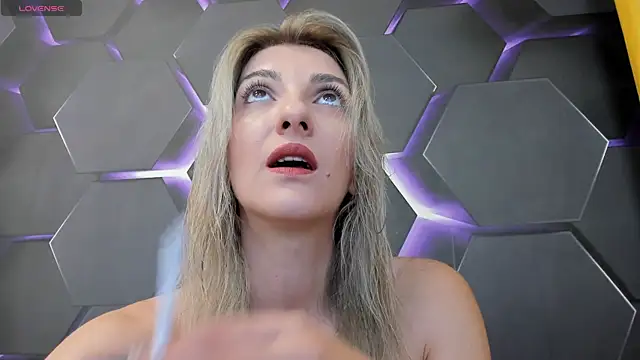 RileyLanna online show from September 2025 02:44:02 AM