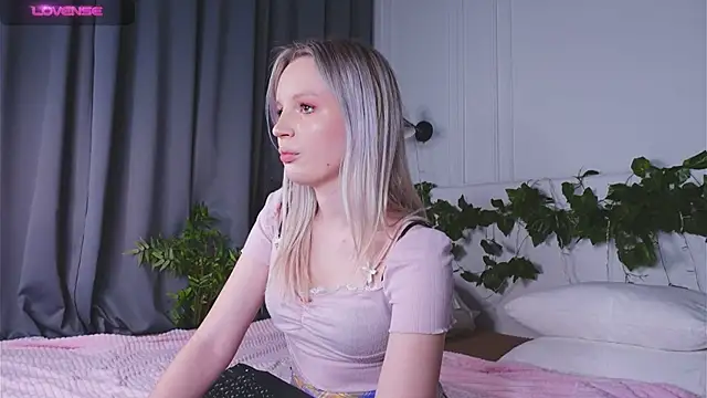 Beatrica Klein online show from March 2025 04:11:02 PM