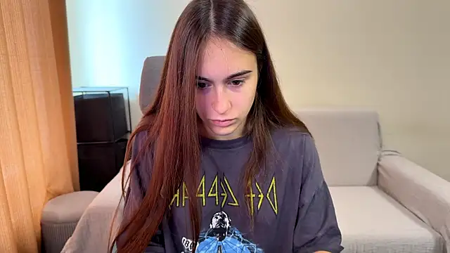 AliceKolltt online show from October 2025 10:23:02 AM