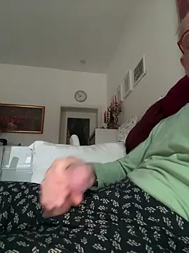 Frank22xx online show from October 2025 05:52:02 AM