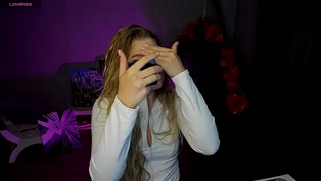 Snapshot of lily_williamss chatting on October 2025 01:01:02 AM lily williamss online show from October 2025 01:01:02 AM