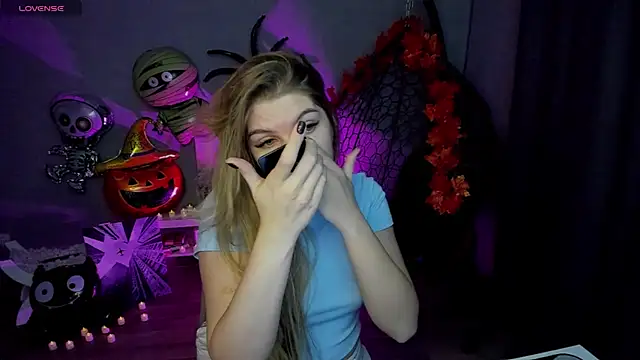 Snapshot of lily_williamss chatting on October 2025 12:44:02 AM lily williamss online show from October 2025 12:44:02 AM