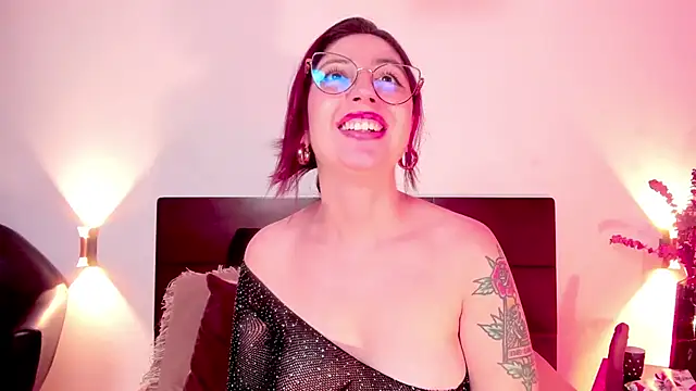 Emilywatsonn online show from December 2024 02:54:02 PM